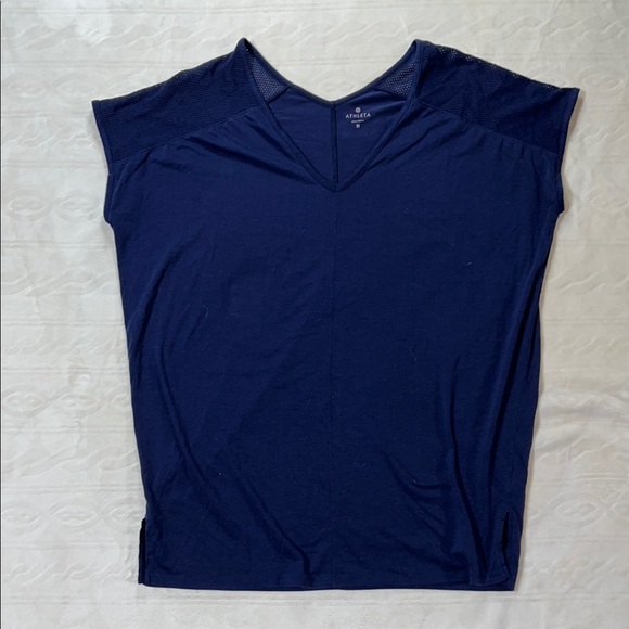 Athleta Tops - Athleta V-neck Mesh‎ Sleeve shirt